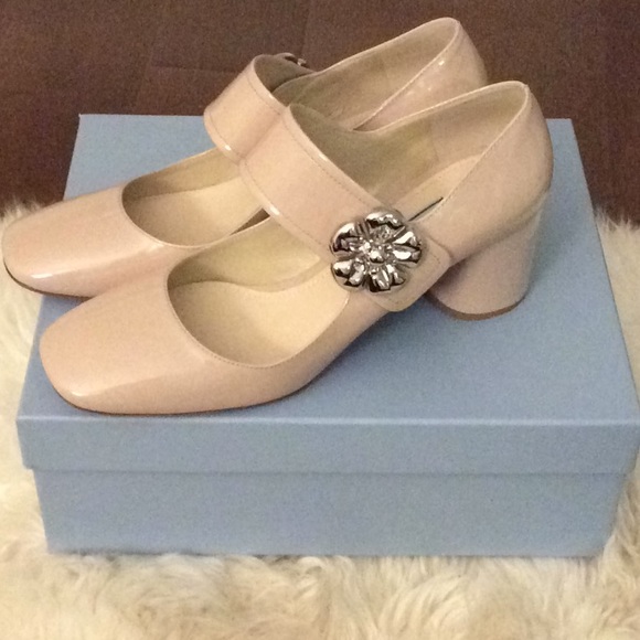 PRADA Mary Jane Flower Gorgeous 👠 Nude Patent - Picture 4 of 9